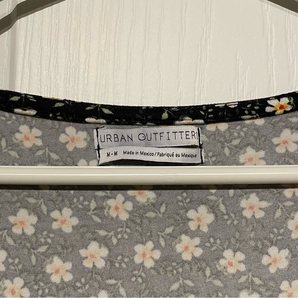 Urban Outfitters Black Floral Romper Playsuit Sweetheart Neckline Size Medium - Picture 6 of 6